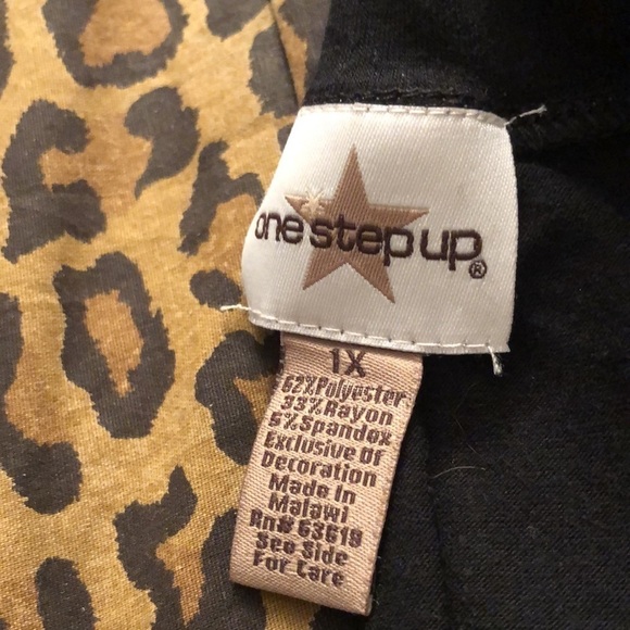 ONE STEP UP 1X black scoop-neck shirred cold shoulder w/silver detail - Picture 11 of 12